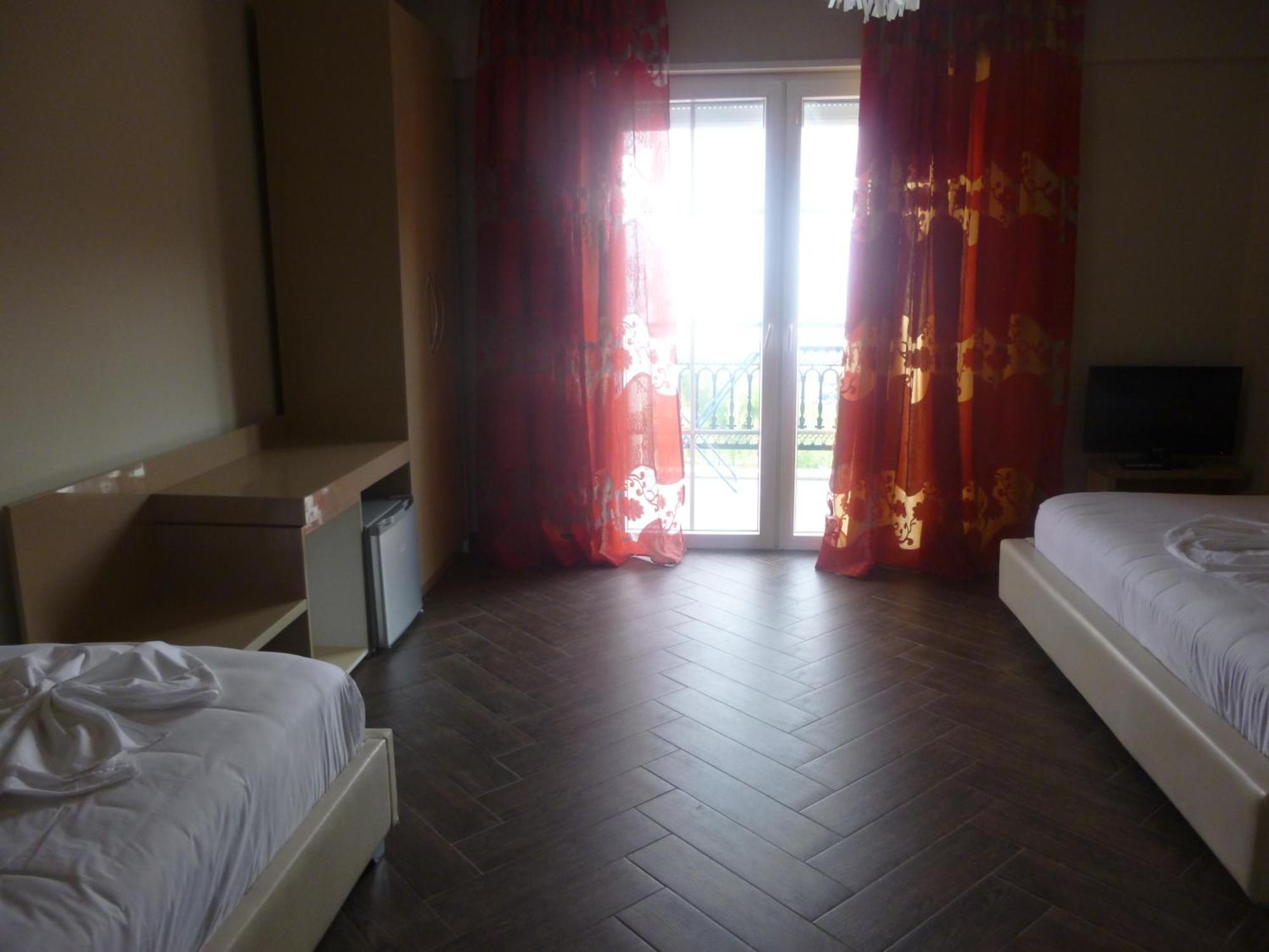 Villamaria Hotel Zverneci Exteriör bild
